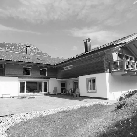 Апартаменты Chalet Mit Spa Грайнау